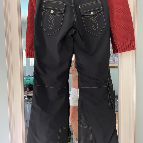 Ski jackets and pants, and hats. All top brand names - Picture 6 of 8